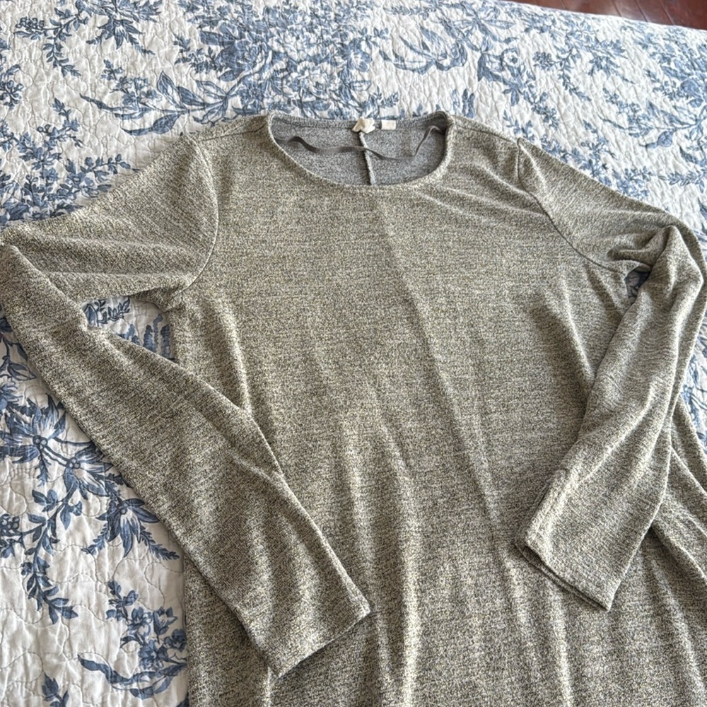 Gap maternity dress. Gray metallic. Barely used
